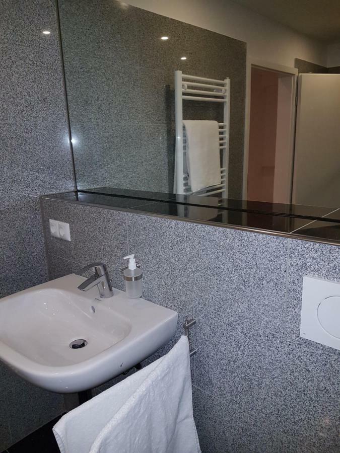 Wohnen Im Souterrain Einer Villa Хердеке Екстериор снимка